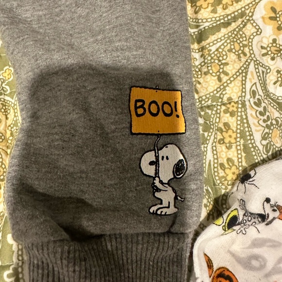 Lot of 4 18 month Halloween Outfits, Mickey, Snoopy Mommys lil Monster Body Suit - Picture 7 of 10